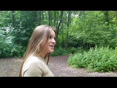 ❤️ I sugjerova Evelinës që të qihemi në një vend publik! Ajo tha po. Pastaj e qiva në byth dhe sperma në gojë. Pastaj ajo u inatos veten. Video qij tek ne